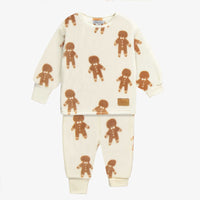 CREAM TWO-PIECES PAJAMA WITH AN ALL OVER PRINT OF GINGERMEN IN SOFT FLEECE, BABY