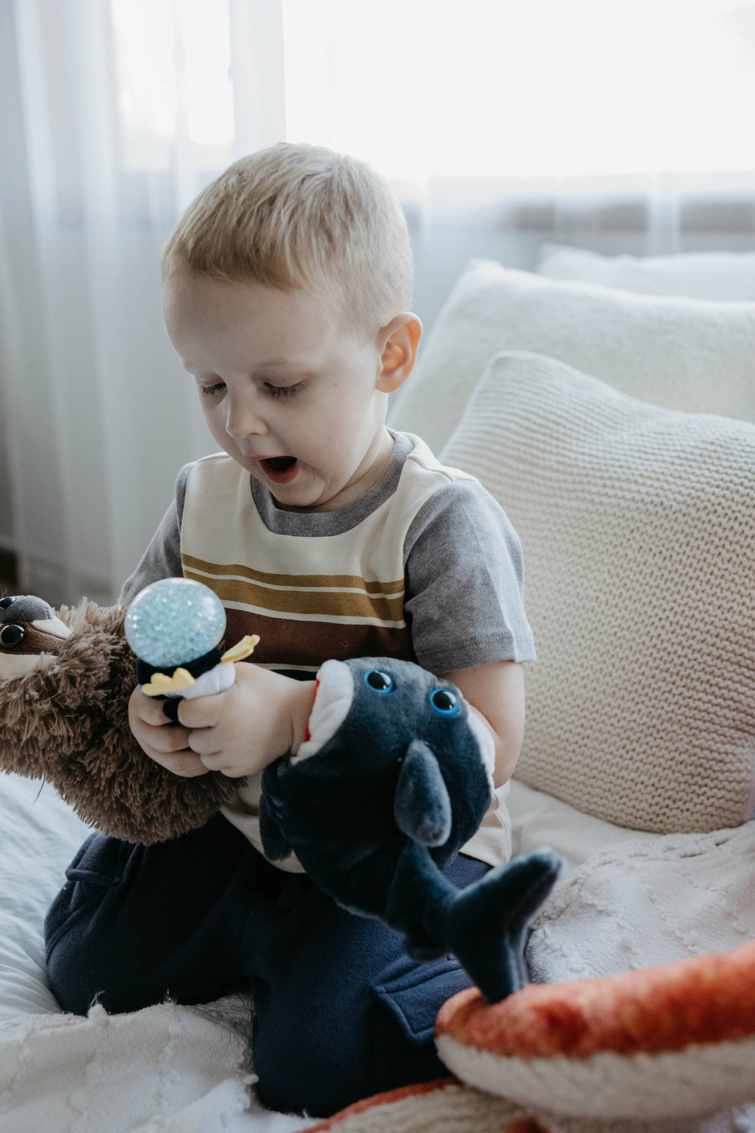 10" (23cm) Slapstix Shark Giant Slap Bracelet