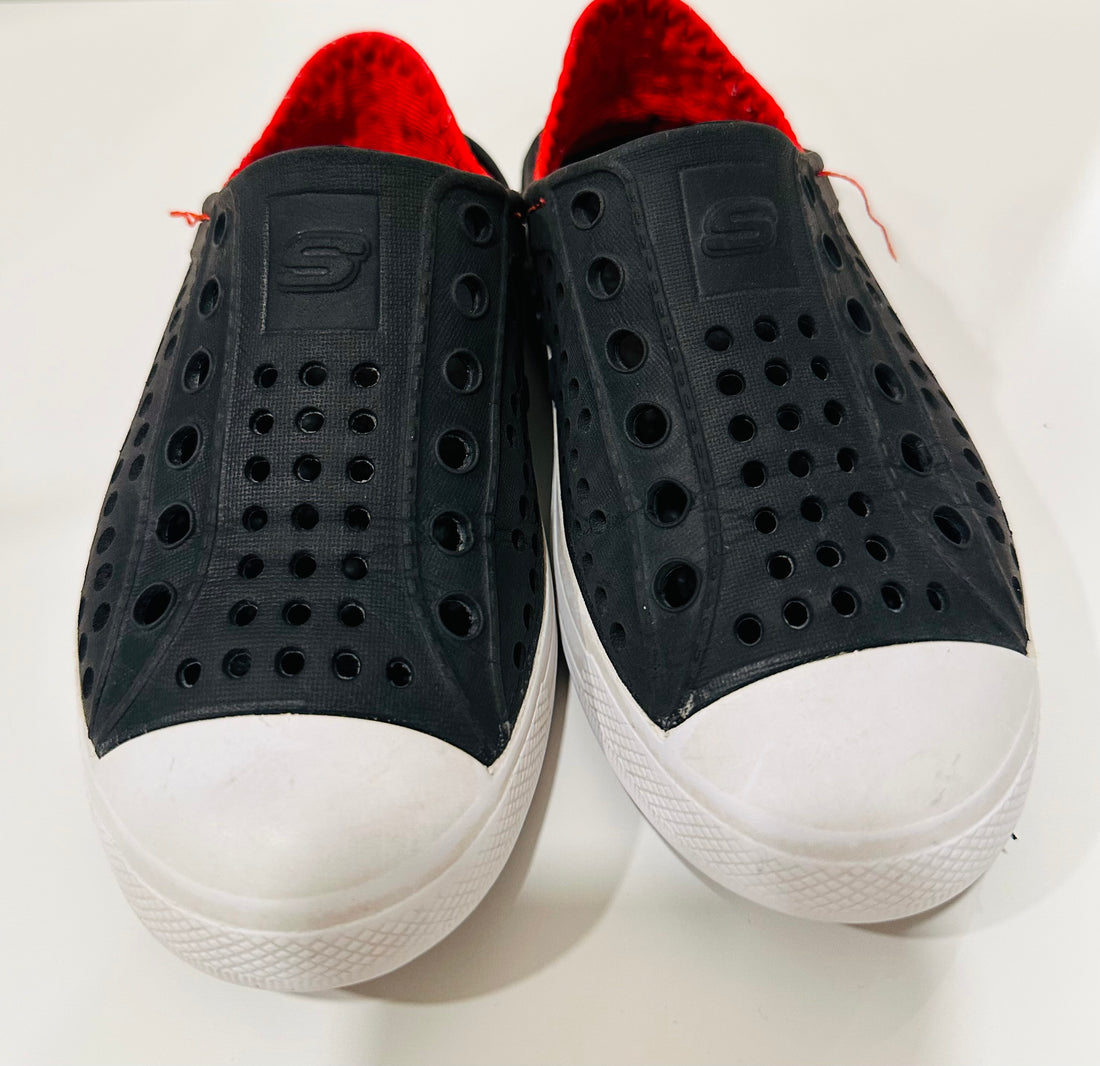 Sketchers Shoes - 11
