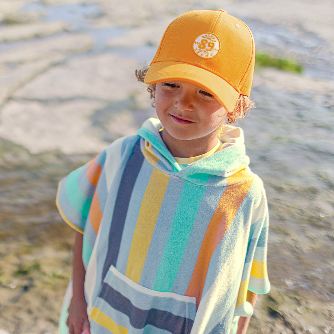 YELLOW CAP WITH ROUNDED PEAK AND EMBROIDERY, CHILD