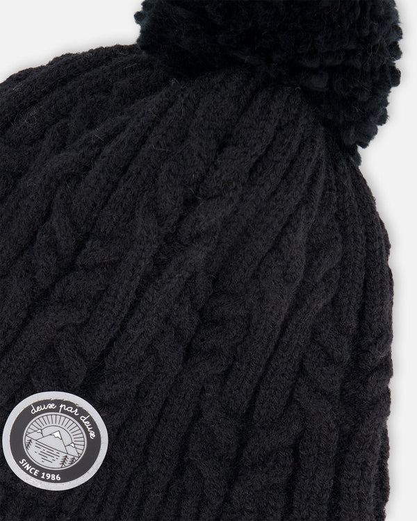 Lined Winter Hat With Pompom Black