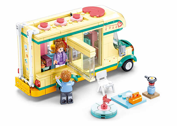 Winter Camping Trailer Building Brick Kit (314 pcs)