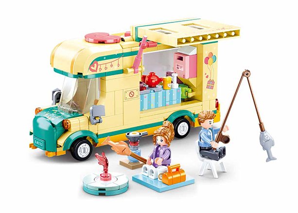Winter Camping Trailer Building Brick Kit (314 pcs)