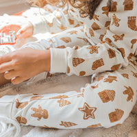 CREAM TWO-PIECE PAJAMA WITH AN ALL OVER PRINT OF COOKIES IN JERSEY, CHILD