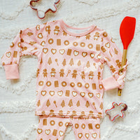 PINK TWO-PIECES PAJAMA WITH AN ALL OVER PRINT OF DELICIOUS COOKIES IN POLYESTER, BABY
