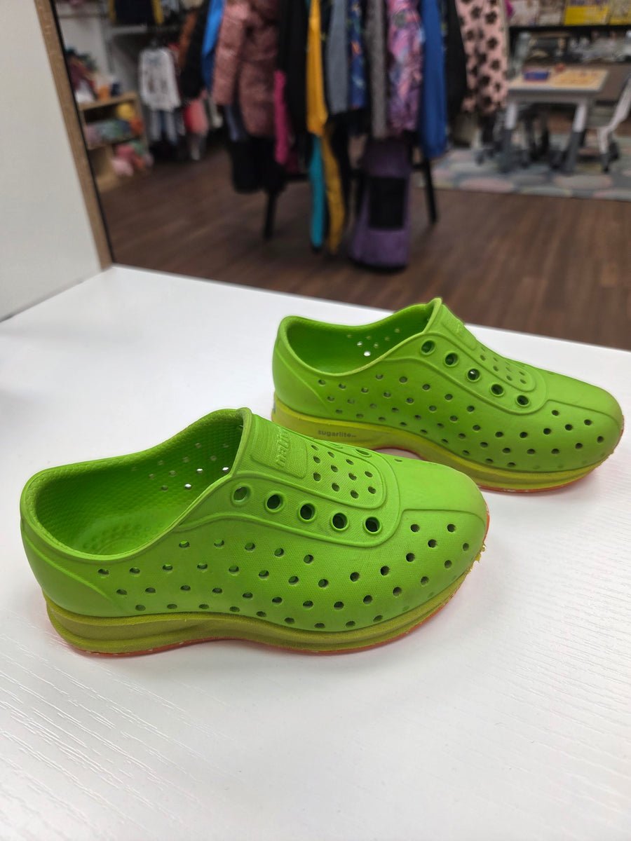 Native shoes - size 7