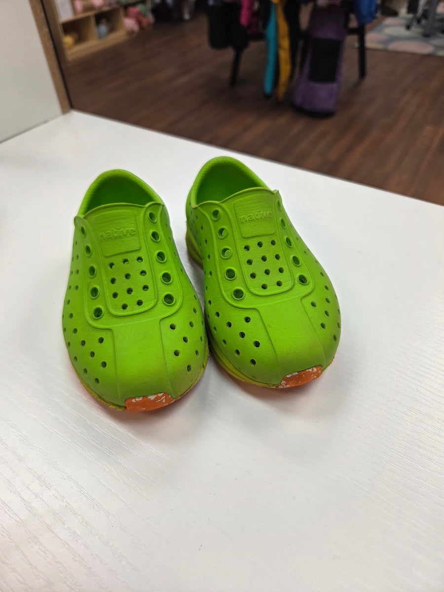 Native shoes - size 7